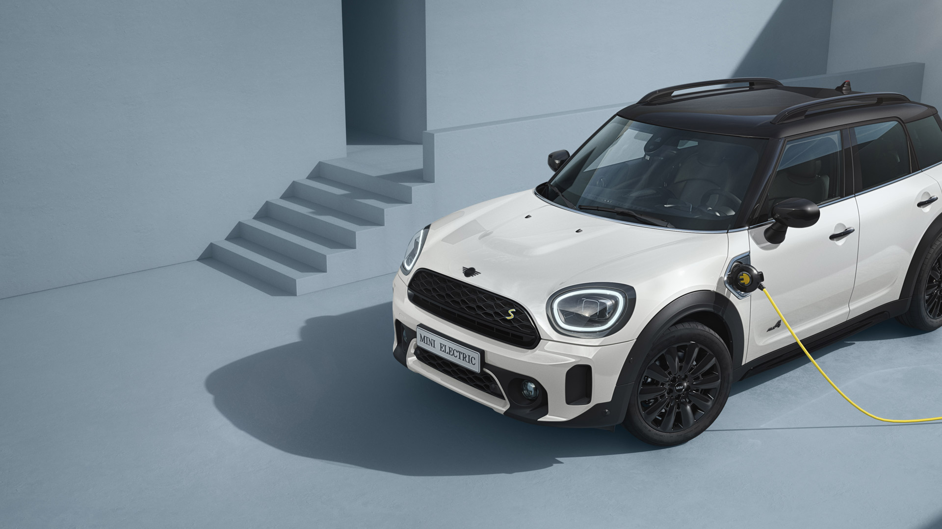 MINI Countryman hibrid – oldalnézet – ezüst és sárga