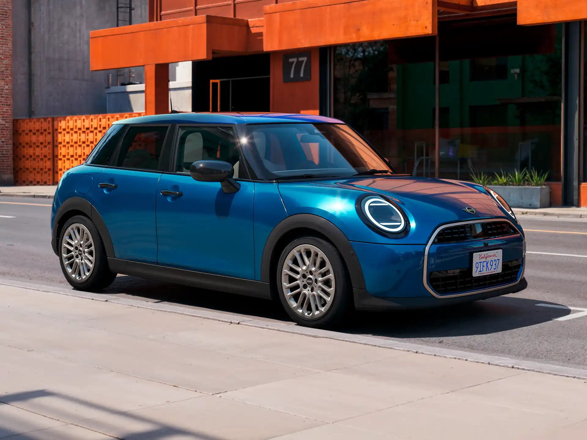 5 ajtós MINI Cooper - A dizájnt bemutató videó