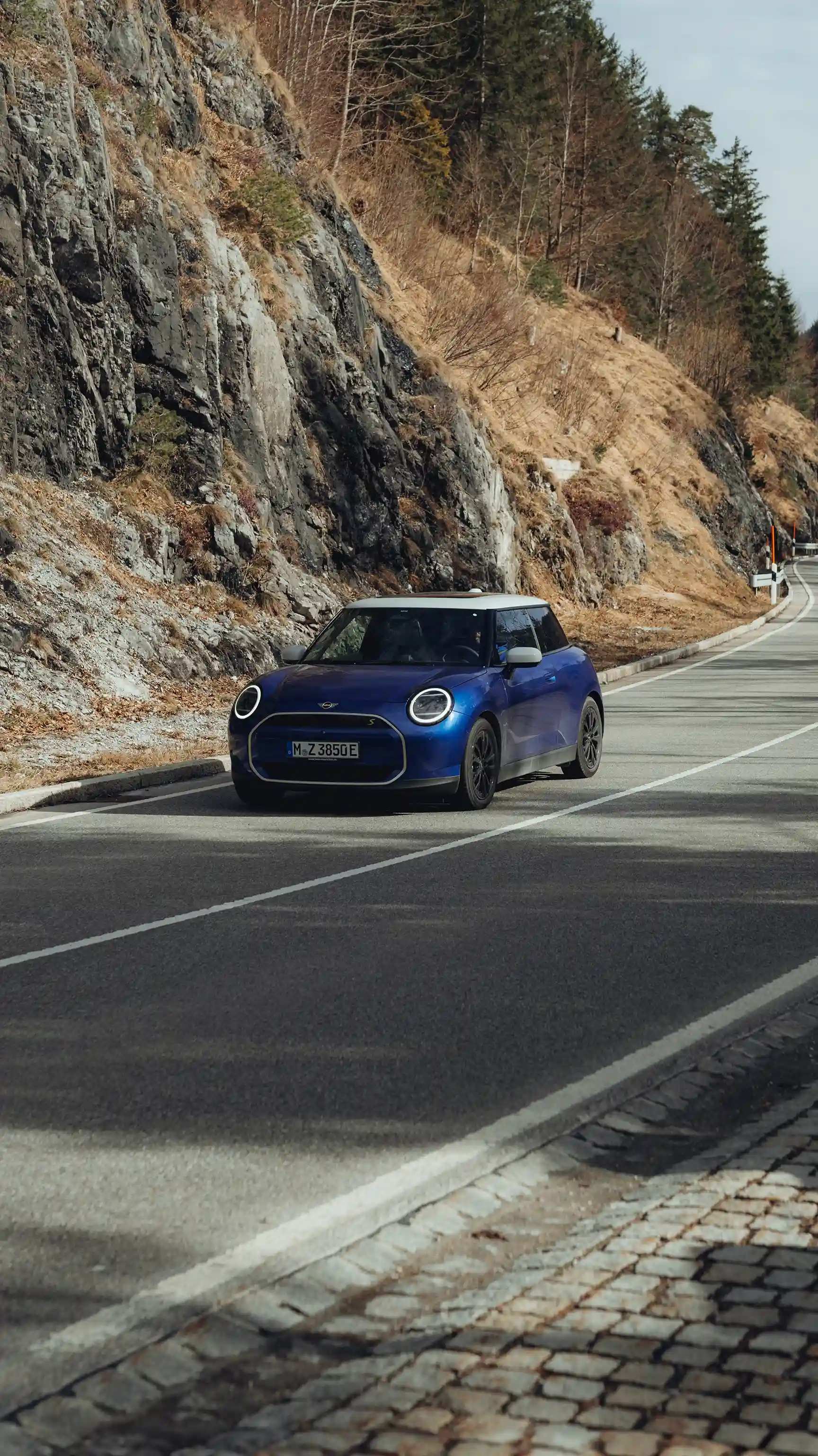 Elektromos MINI Cooper - Vezetői asszisztencia