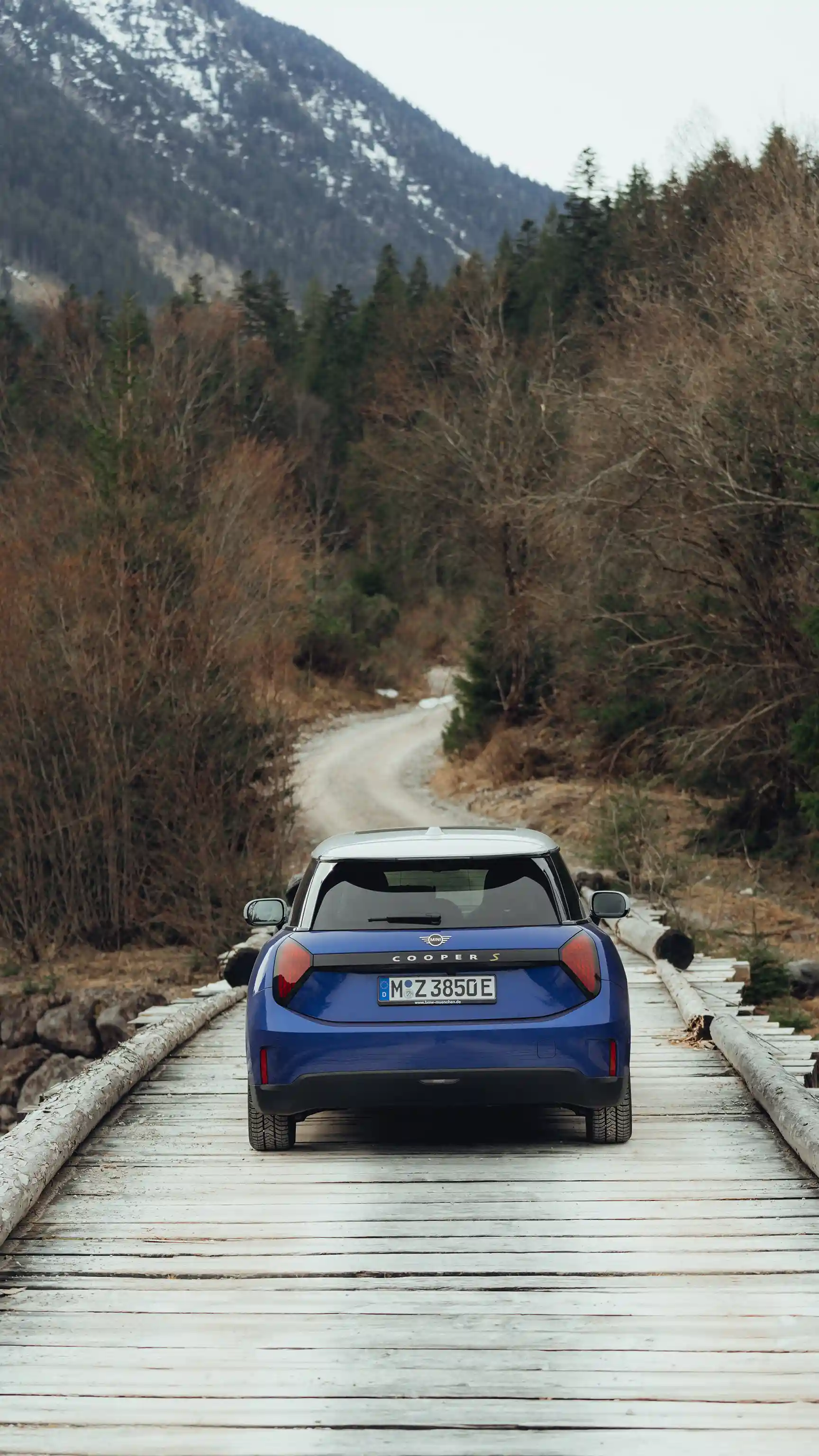 Elektromos MINI Cooper - Hátulnézet