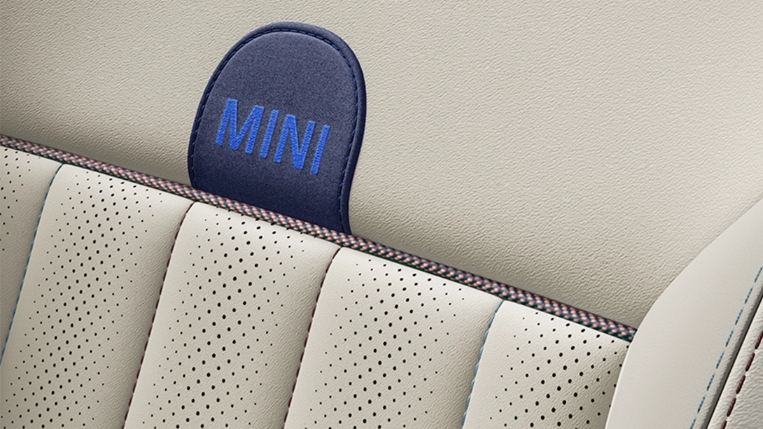 MINI Countryman - belső tér - fehér kárpit