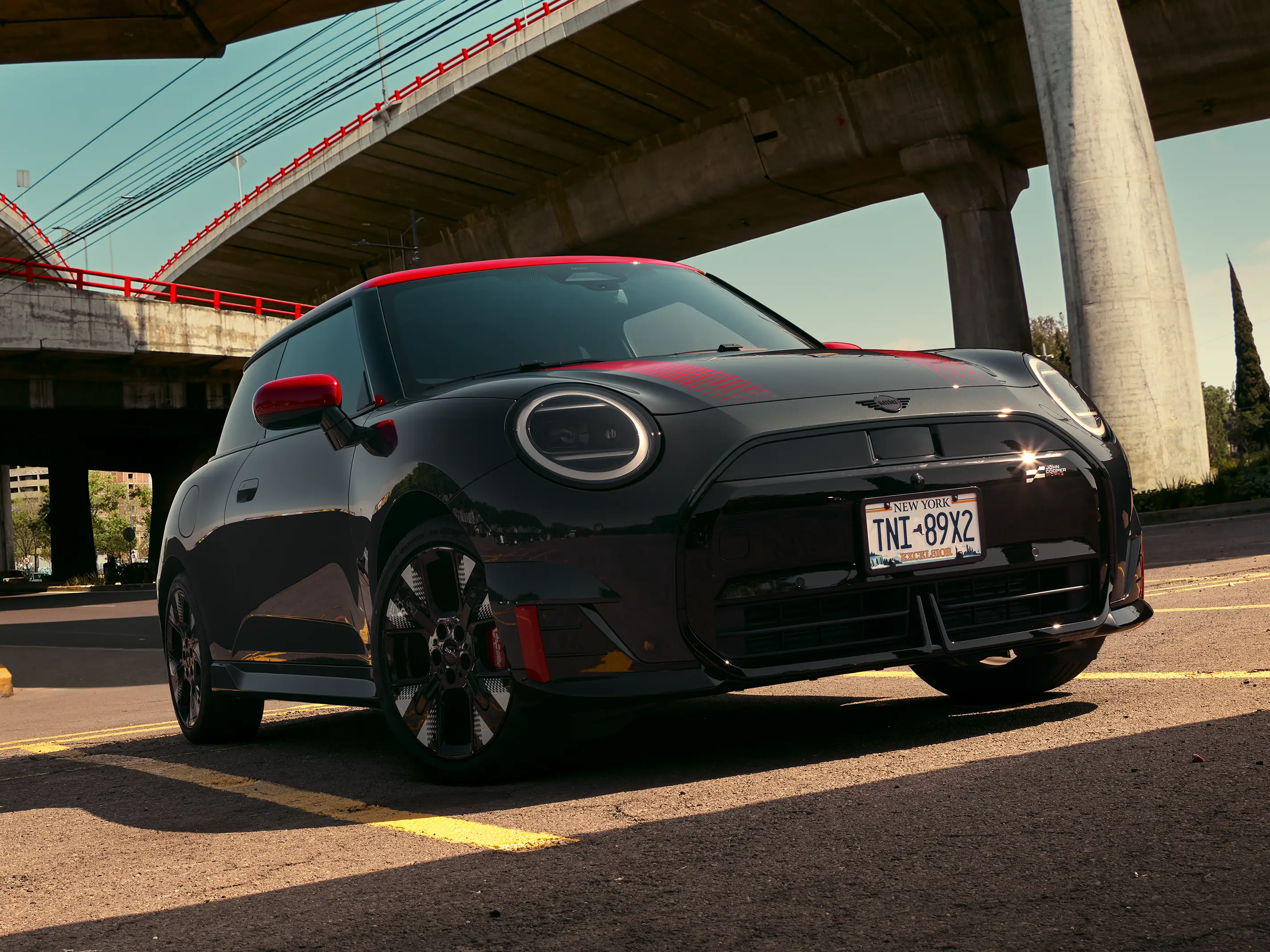 MINI John Cooper Works - J01 JCW Oldalnézet