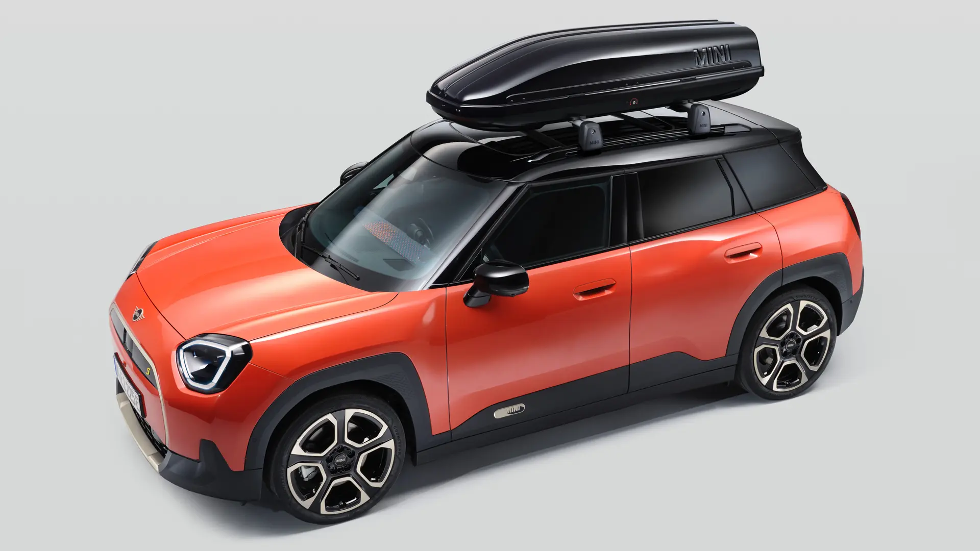 MINI tartozékok - fekete 320 tetőbox egy MINI Acemanen