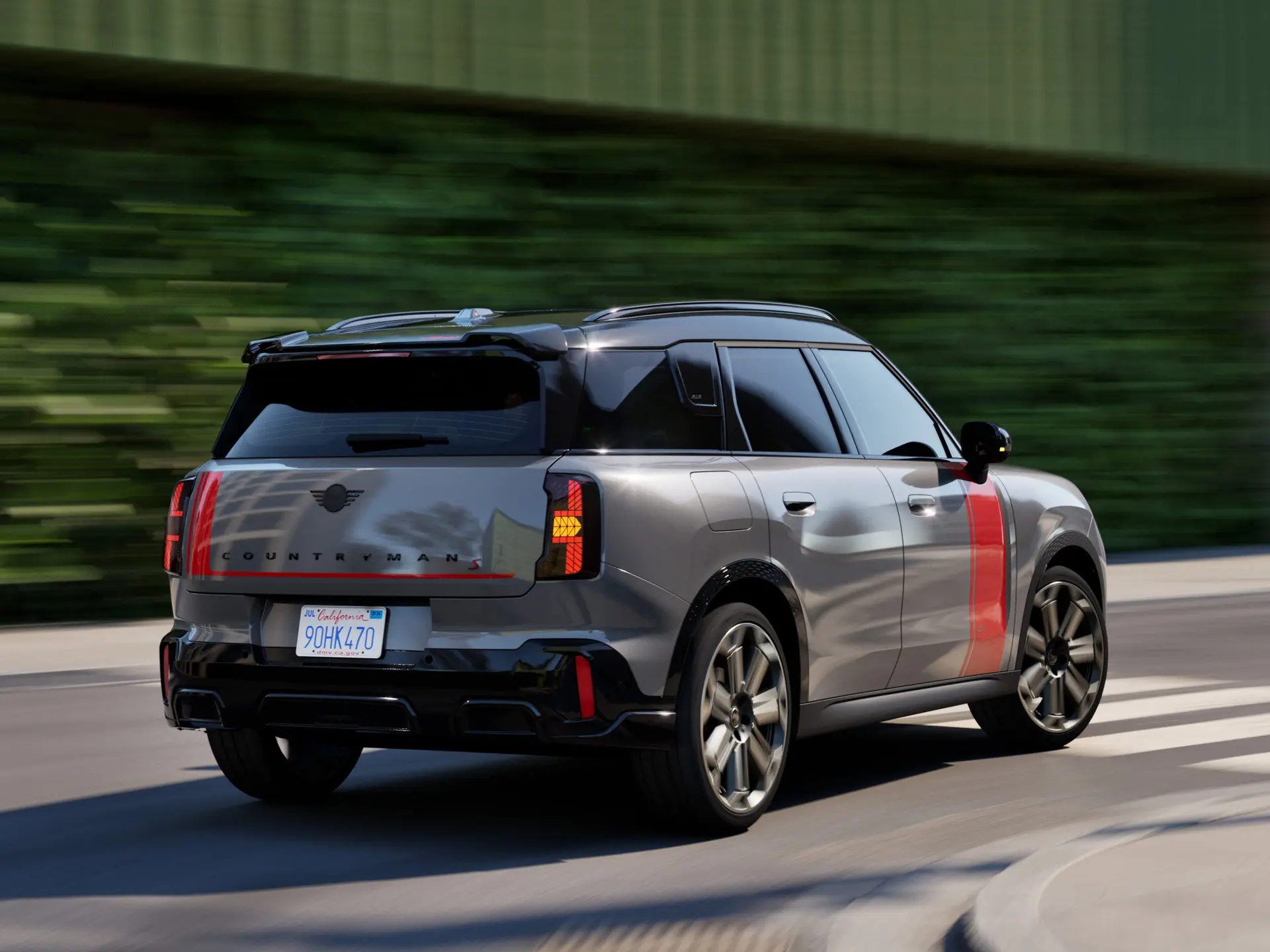 Egy kanyarban haladó MINI Countryman
