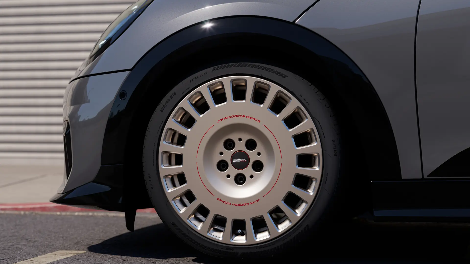 MINI 18" JCW Rallye Spoke 992 könnyűfém keréktárcsa Vibrant Silver színben.