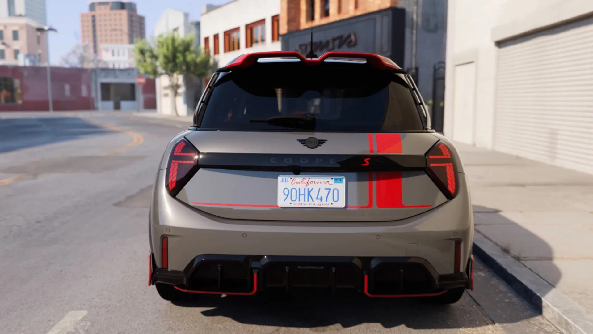 MINI Cooper C John Cooper Works kiegészítőkkel egy városi utcán