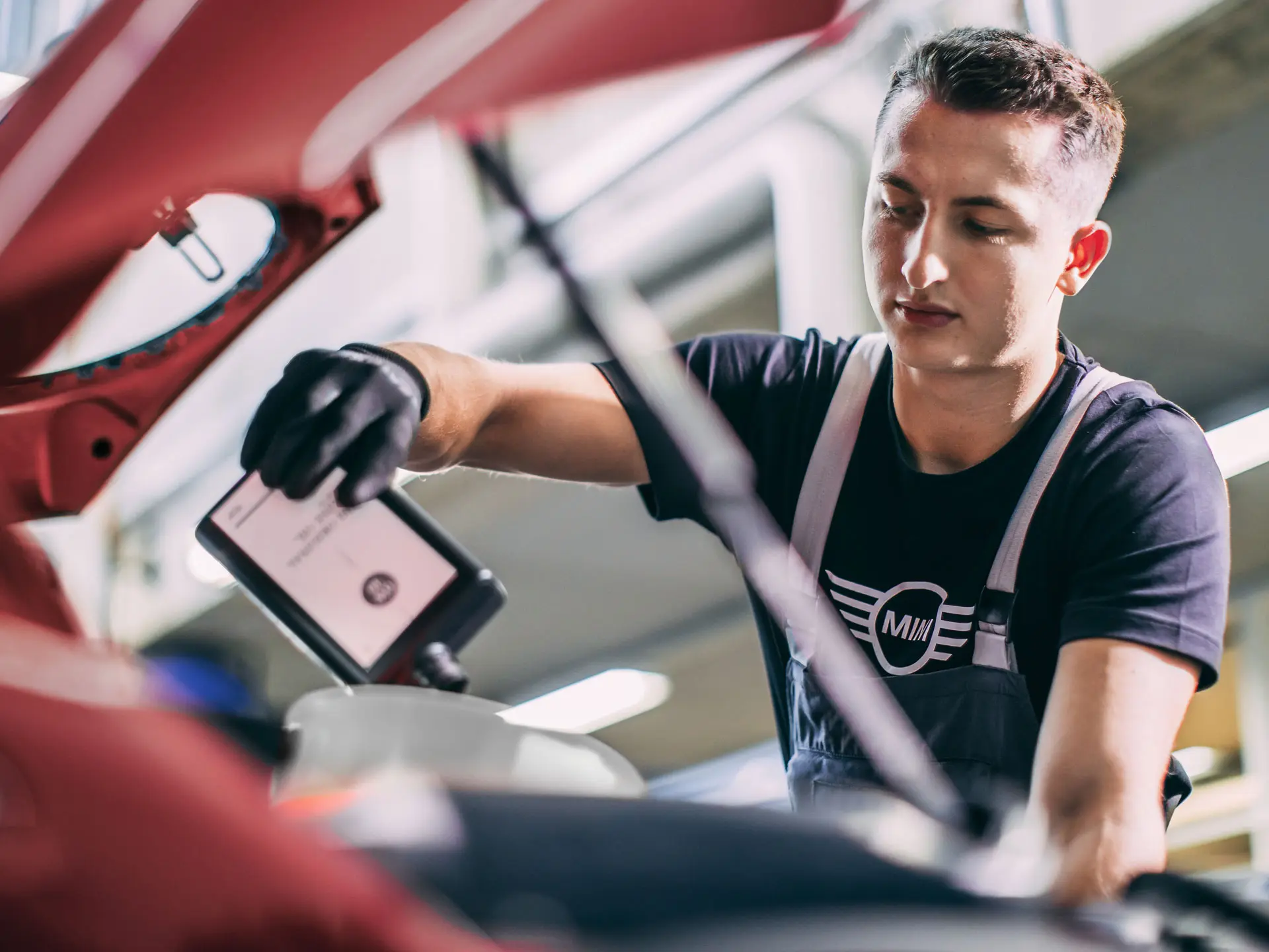 Motorolaj utántöltése