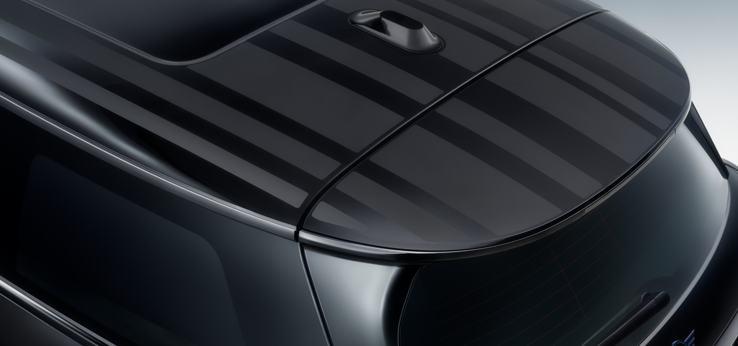 Közeli felvétel a MINI Paul Smith Edition fekete kontrasztszínű tetőjéről és annak egyedi csíkos elemeiről