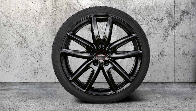 18" JCW Grip Spoke keréktárcsa – Jet fekete – 815