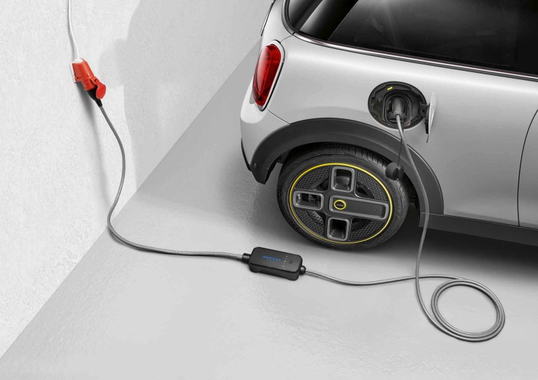 mini elektromobilitás – töltés - wallbox basic csomag