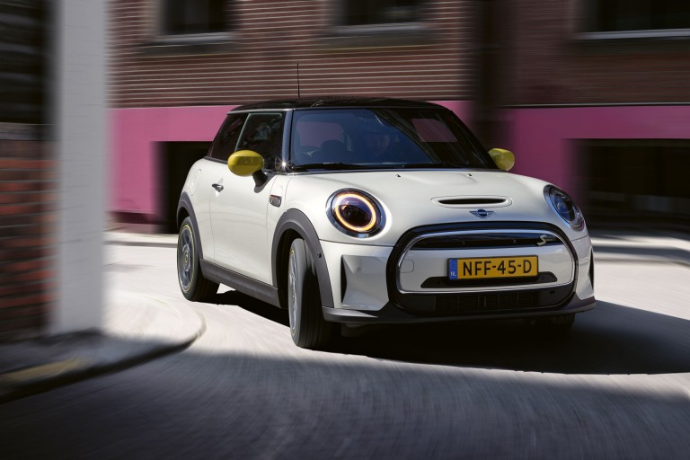 mini elektromobilitás – hatótáv - mini electric visszapillantó