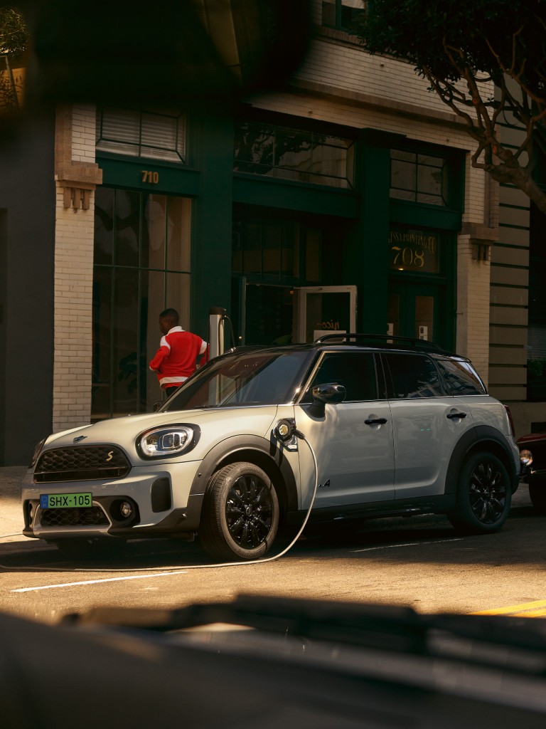 Új MINI COUNTRYMAN – MINI COOPER SE COUNTRYMAN ALL4 – elölnézet
