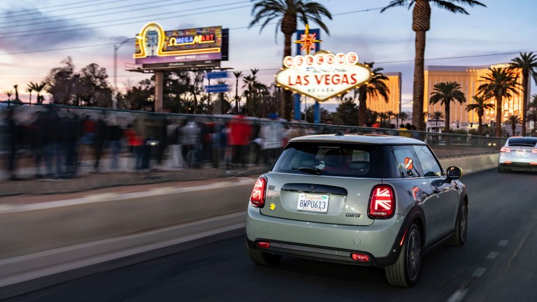 MINI elektromobilitás – La-től Las Vegasig – mini electric