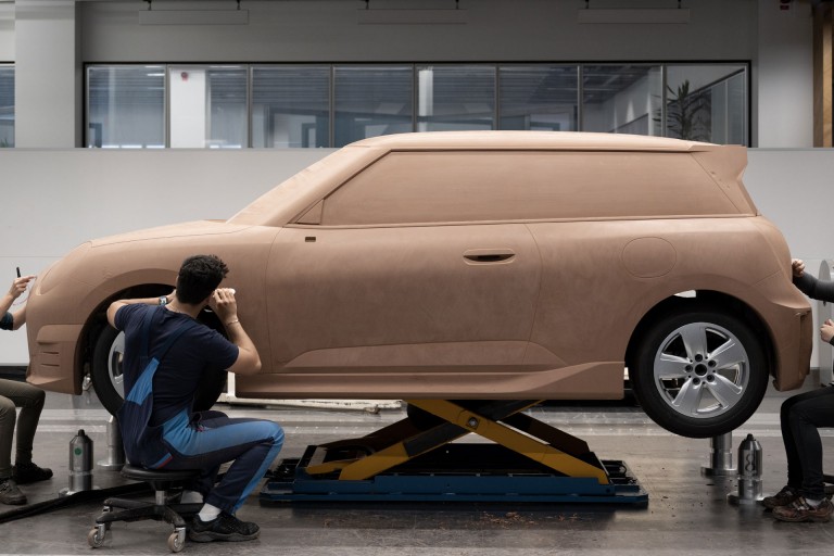 MINI Elektromobilitás – dizájn – fokozott teljesítmény – 01