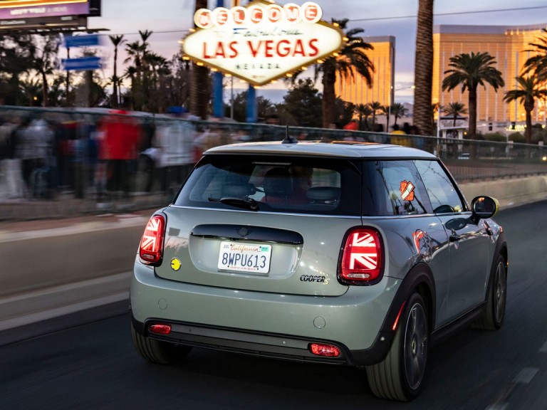 MINI elektromobilitás – LA-től Las Vegasig – mojave-sivatag