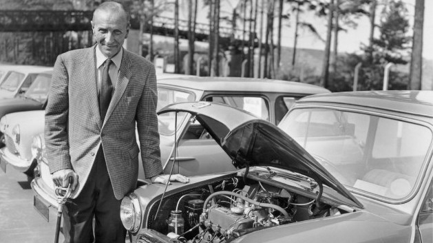 MINI Fenntarthatóság – A MINI elektromos története – 1959 Sir Alec Issigonis
