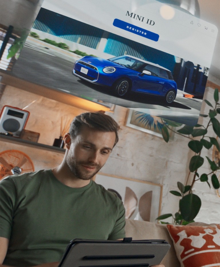 MINI, egy pár mobiltelefonon állít össze egy autót