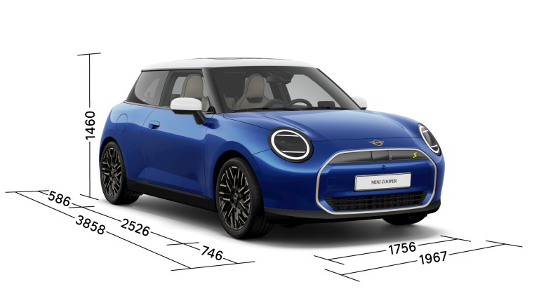 Tisztán elektromos MINI – háromnegyedes nézet – méretek