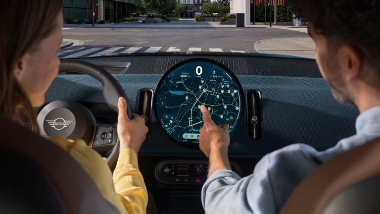 Elektromos MINI Countryman - Digitális élmény- navigáció