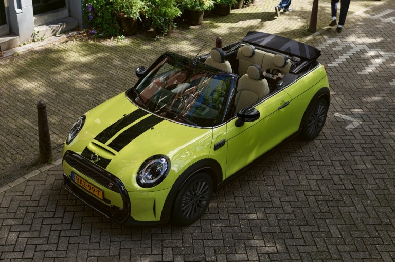 MINI Cabrio – oldalnézet – személyre szabva