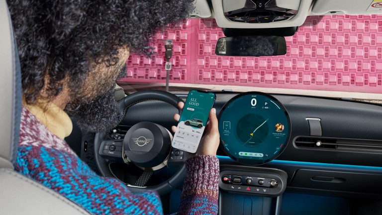 MINI Cooper 3 ajtós - digitális élmény - MINI App