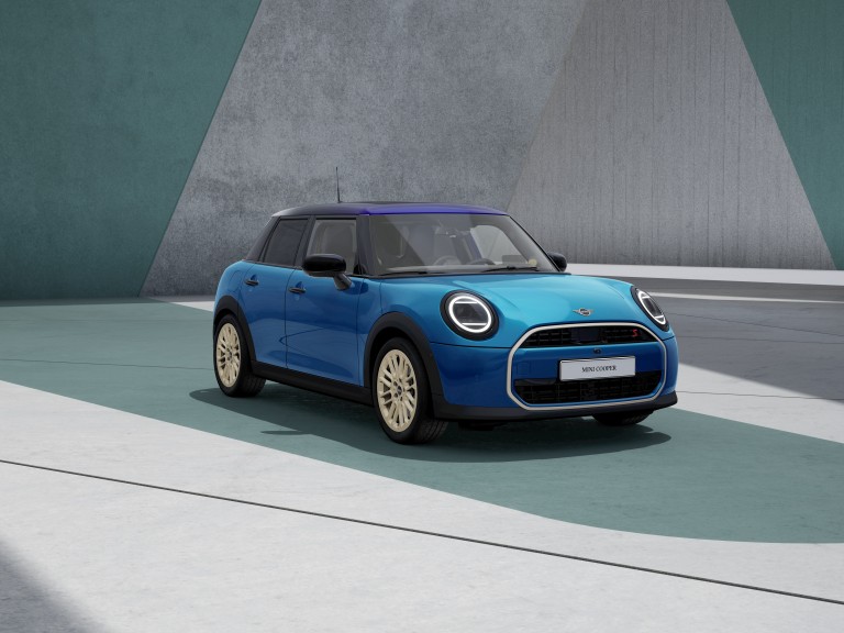 MINI Cooper 5 ajtós – testreszabhatóság – stíluskollekciók