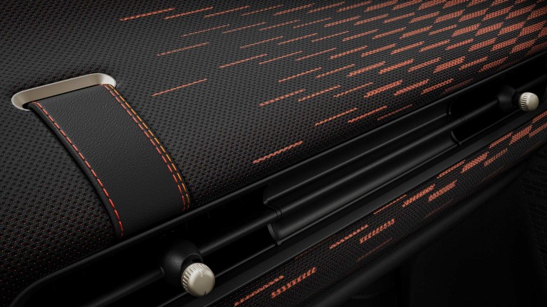 MINI Cooper 5 ajtós - belső tér - galéria - JCW üléskárpit stílus 