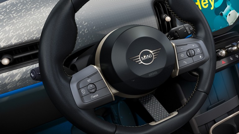 MINI Cooper 5 ajtós - belső tér - eredeti méretű kormánykerék